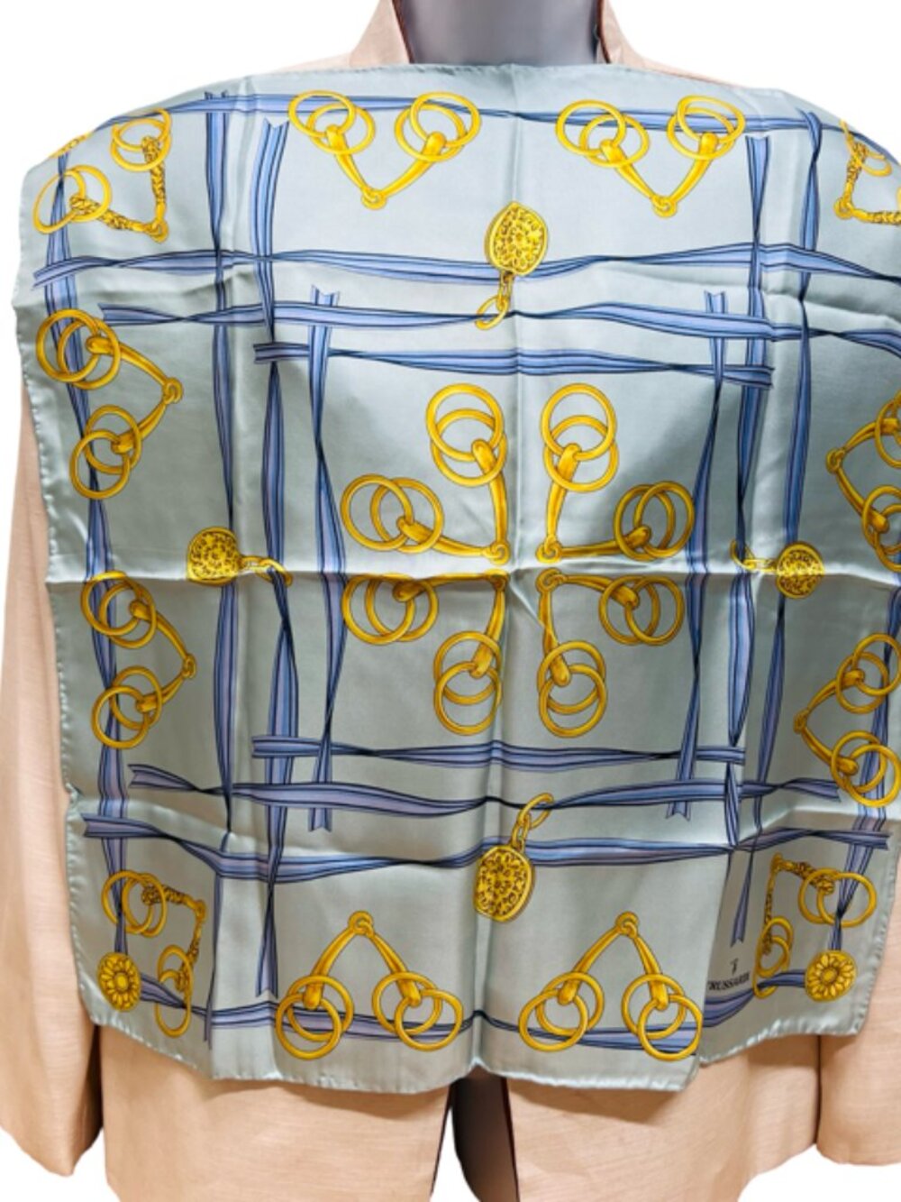 (2) Never Won TRUSSARDI Scarf Silk 20-22.5" Blue White Gold Chain ( 65) - Picture 10 of 14